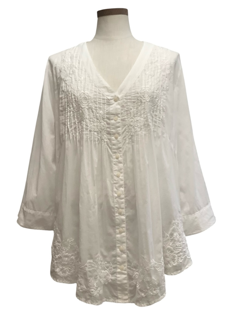 Johnny Was White Embroidered V-Neck Button-Front Top Sz L